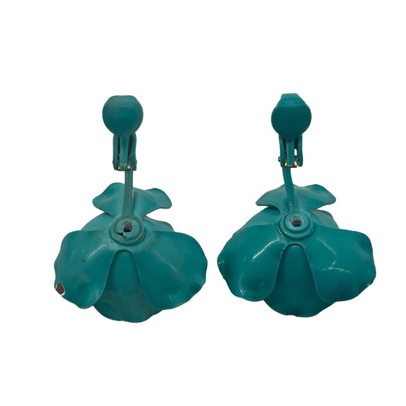 Elegant Green Floral Earrings - Picture 5 of 5